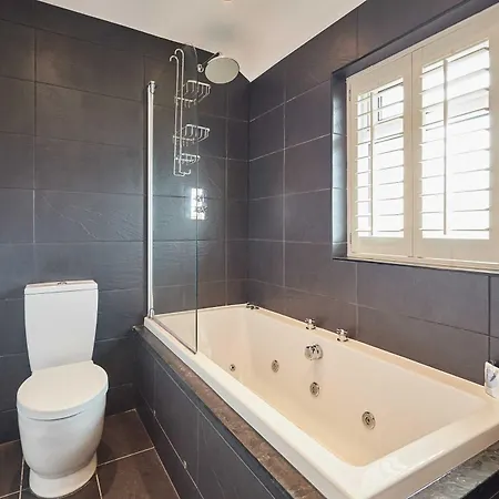 Nyaraló Host & - Nyumbani *