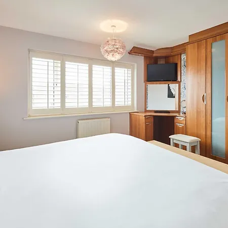 Host & - Nyumbani Nyaraló