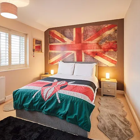 Host & - Nyumbani Nyaraló *