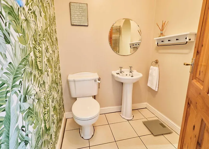 Host & - Nyumbani Hébergement de vacances *